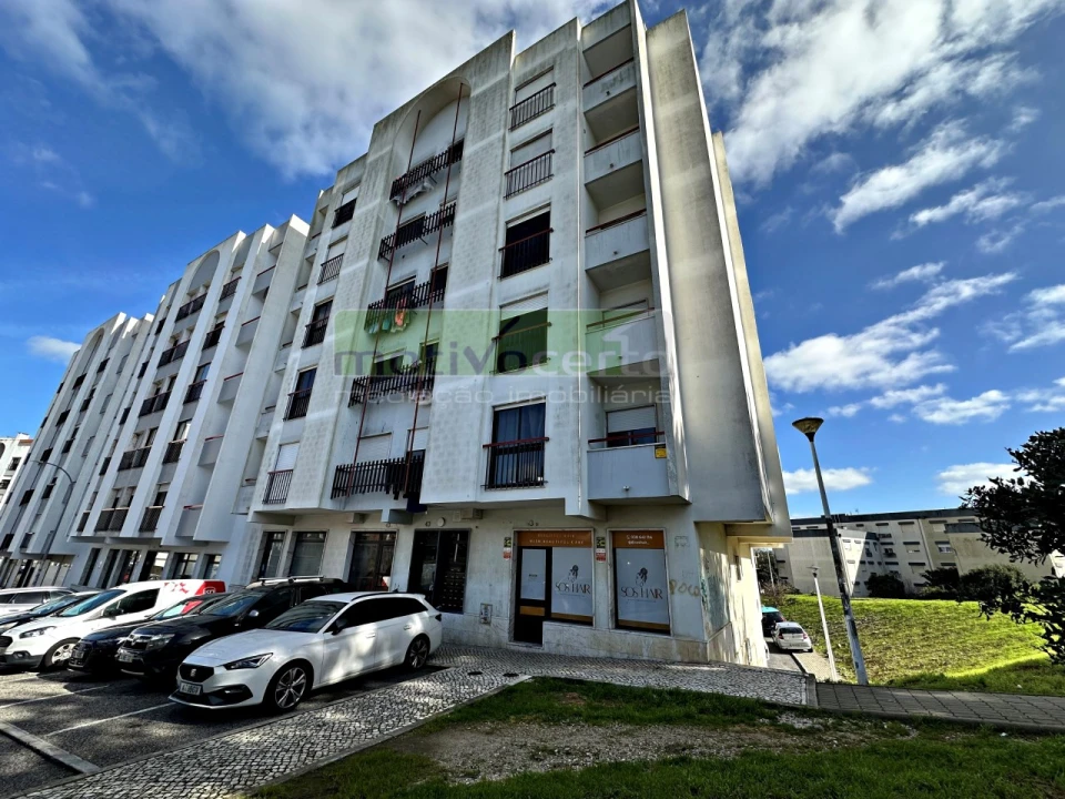 Apartamento T3 para Venda em Rio de Mouro Foto 23