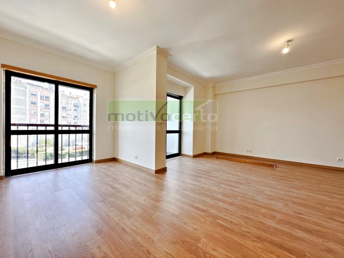 Apartamento T3 para Venda em Rio de Mouro Foto 5