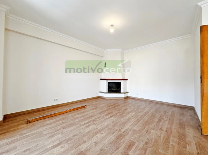 Apartamento T3 para Venda em Rio de Mouro Foto 6