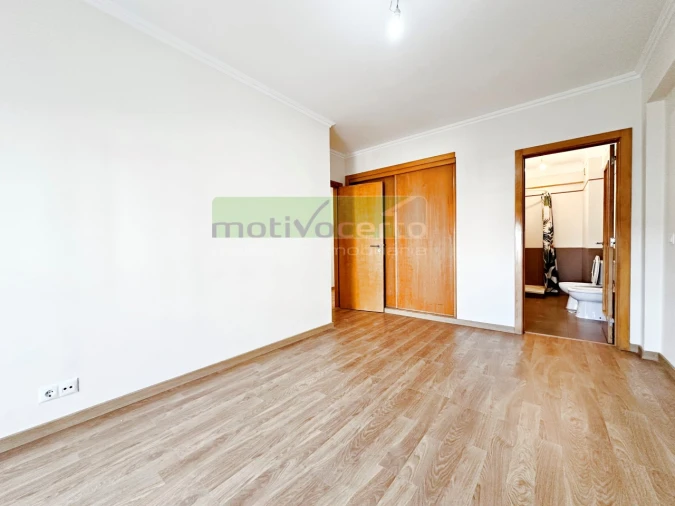 Apartamento T3 para Venda em Rio de Mouro Foto 10