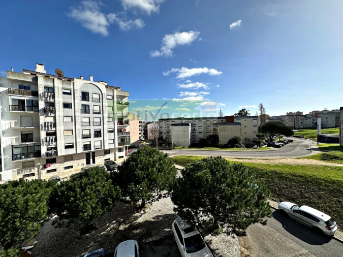 Apartamento T3 para Venda em Rio de Mouro Foto 24