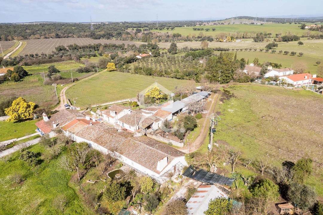 Moradia T4 para Venda em São Domingos de Ana Loura Foto 36