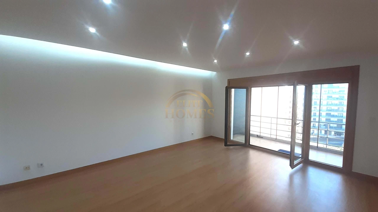 Apartamento T3 para Venda em Odivelas Foto 1