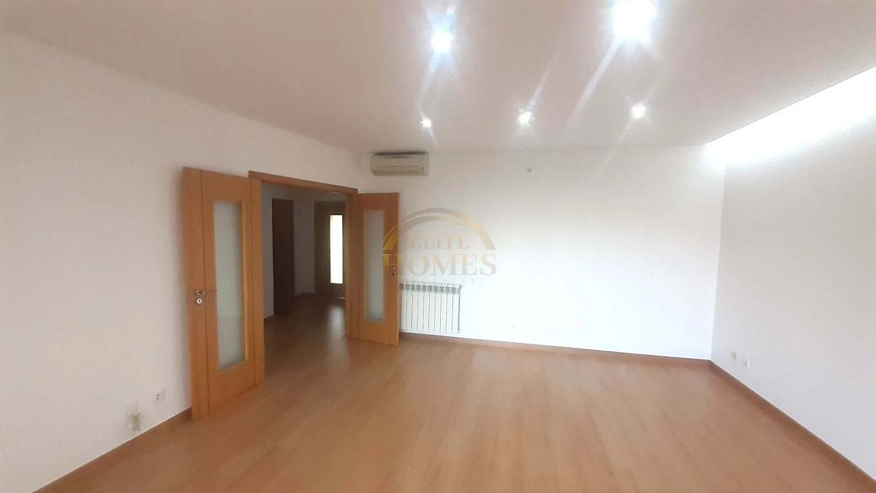 Apartamento T3 para Venda em Odivelas Foto 3