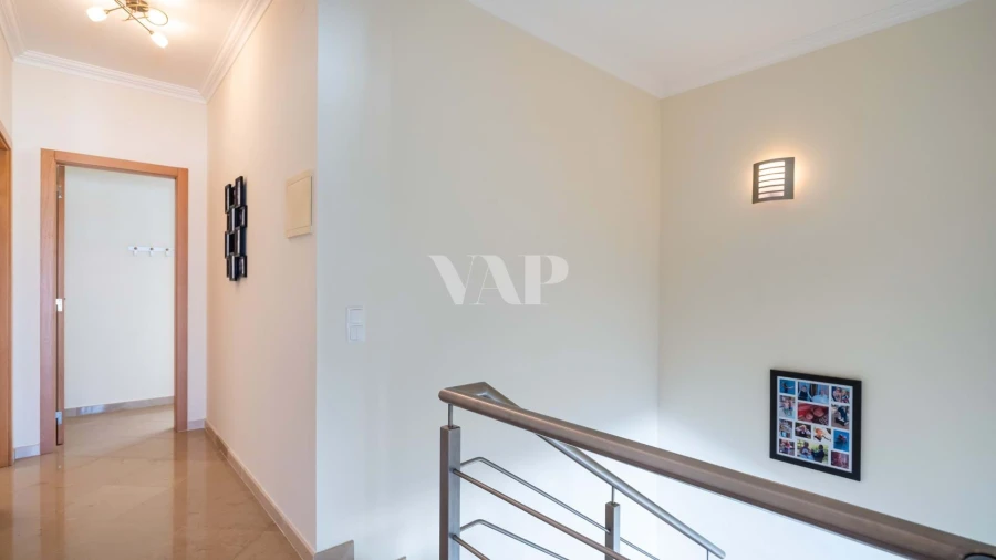 Moradia T5 para Venda em Quarteira Foto 13