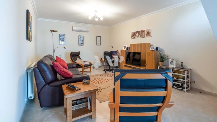 Moradia T5 para Venda em Quarteira Foto 11