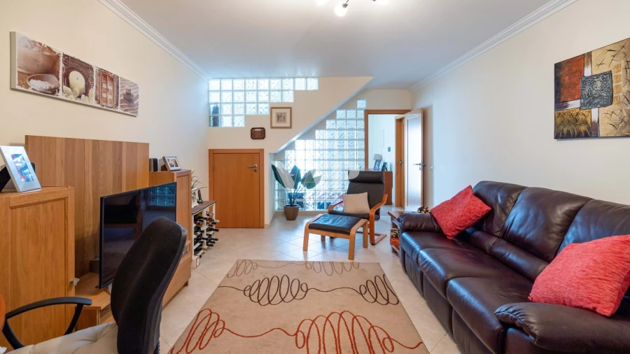 Moradia T5 para Venda em Quarteira Foto 10