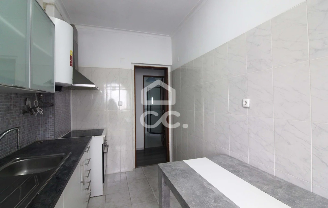 Apartamento T2 para Arrendamento em Amora Foto 4