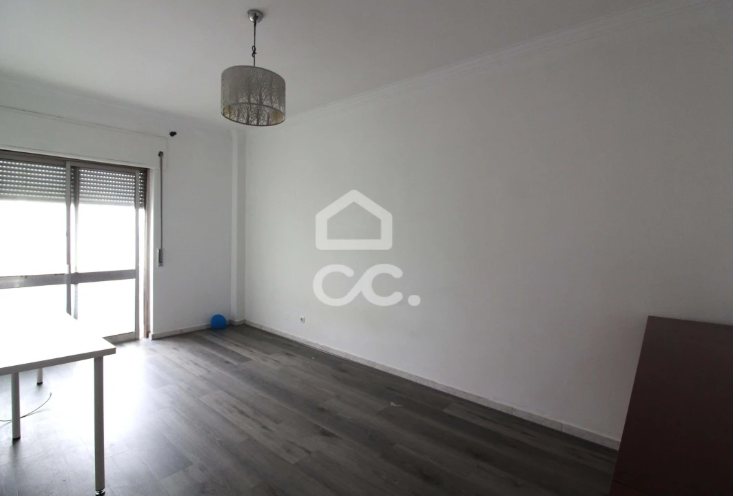 Apartamento T2 para Arrendamento em Amora Foto 15