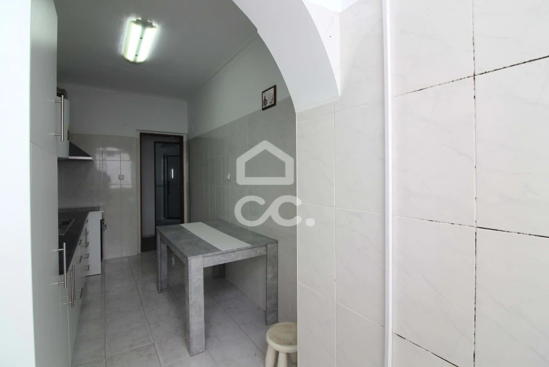 Apartamento T2 para Arrendamento em Amora Foto 3