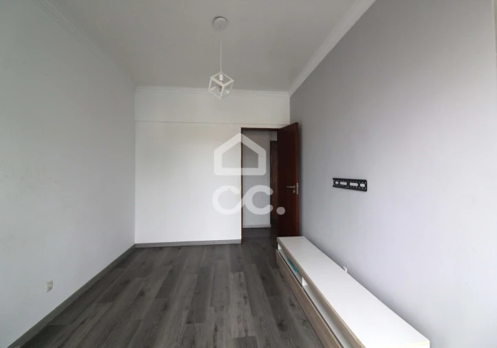 Apartamento T2 para Arrendamento em Amora Foto 5