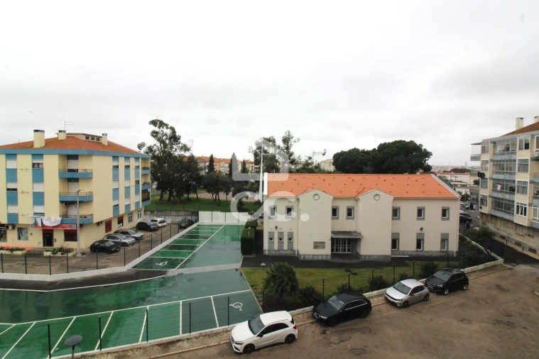 Apartamento T2 para Arrendamento em Amora Foto 9