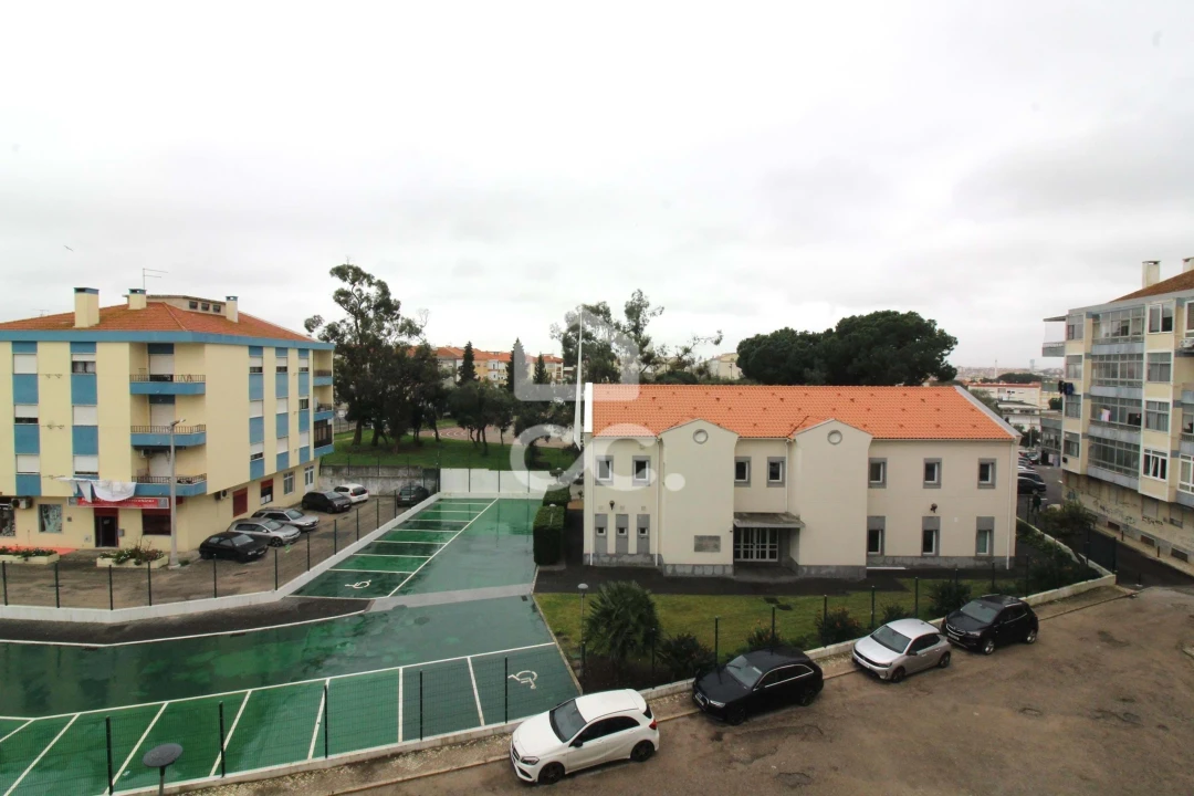 Apartamento T2 para Arrendamento em Amora Foto 9