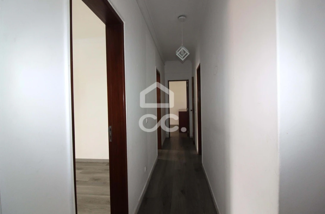 Apartamento T2 para Arrendamento em Amora Foto 10