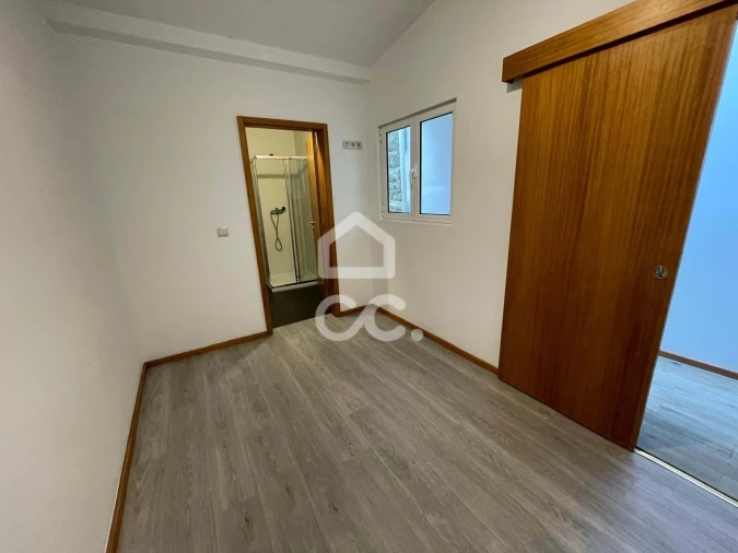 Moradia T2 para Venda em Campanhã Foto 9