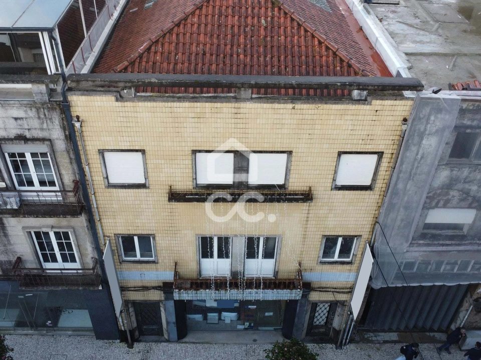 Prédio para Venda em Antas e Abade de Vermoim Foto 1