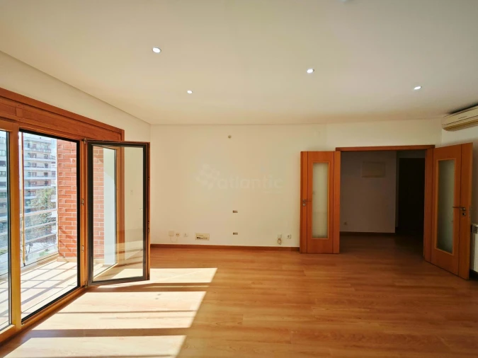 Apartamento T3 para Venda em Odivelas Foto 8