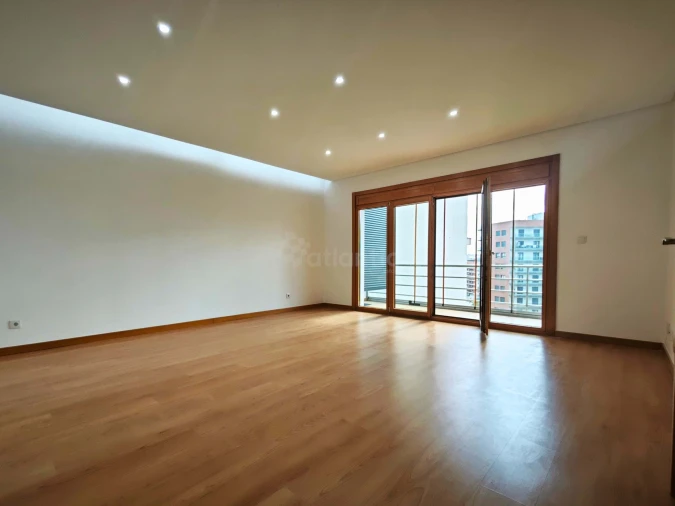 Apartamento T3 para Venda em Odivelas Foto 5