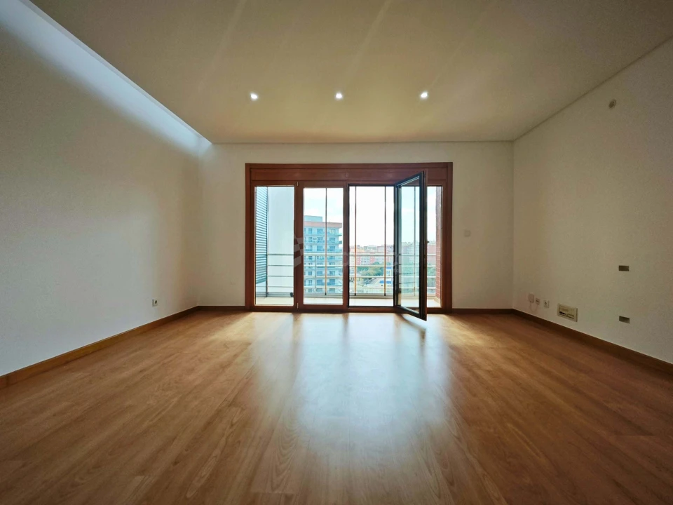 Apartamento T3 para Venda em Odivelas Foto 1