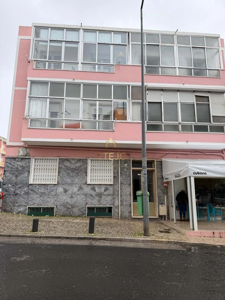 Apartamento T1 para Venda em Águas Livres