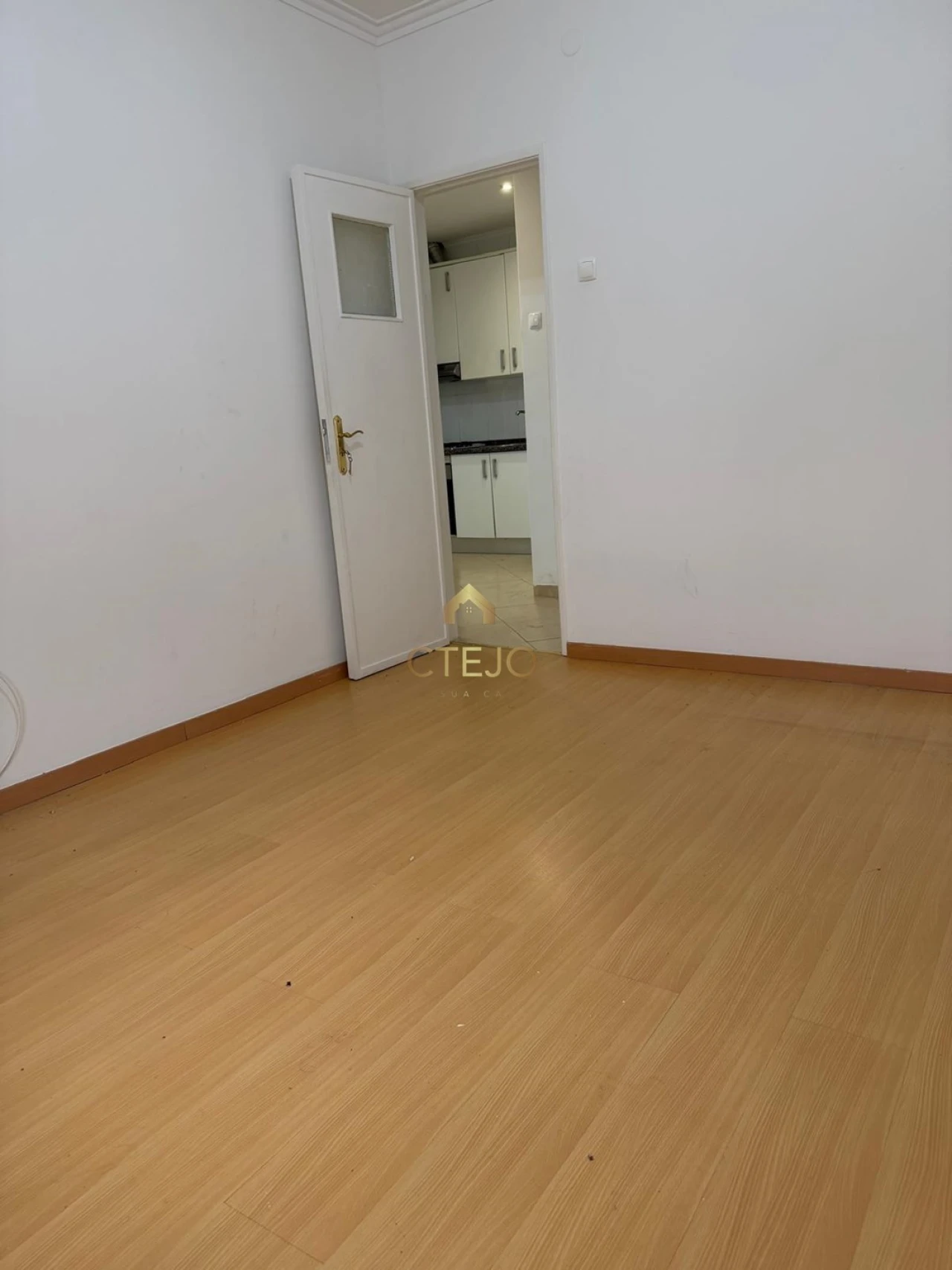 Apartamento T1 para Venda em Águas Livres Foto 3