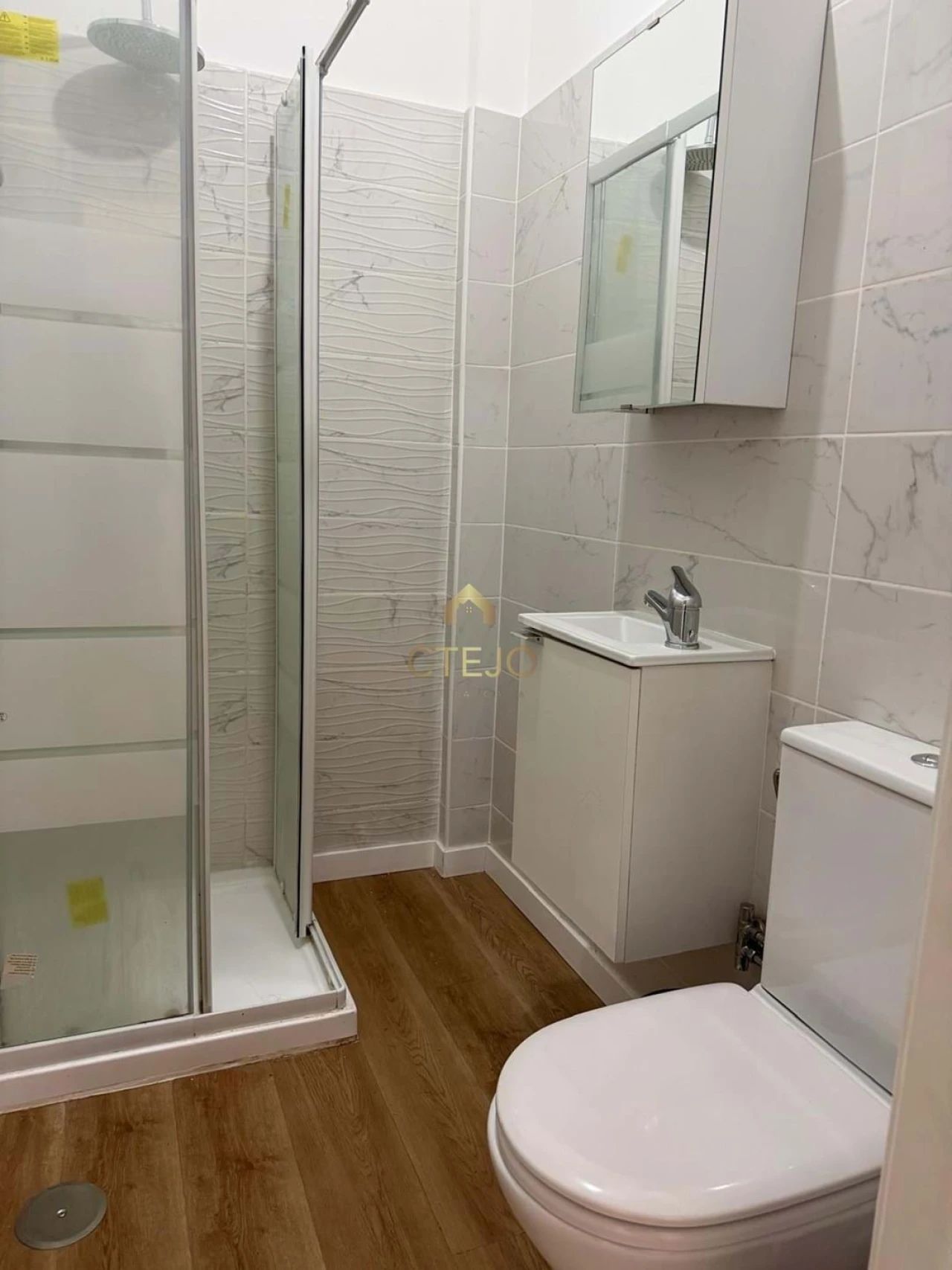 Apartamento T1 para Venda em Águas Livres Foto 7