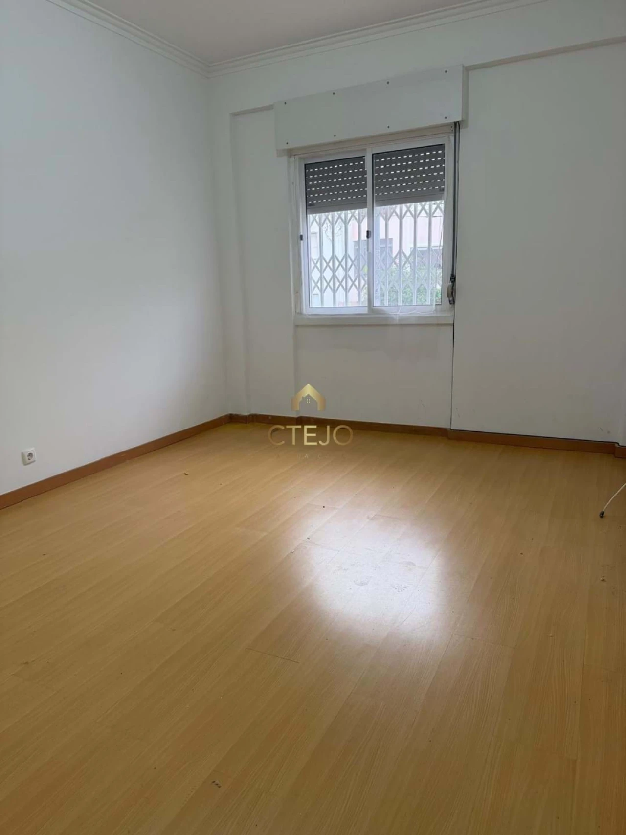 Apartamento T1 para Venda em Águas Livres Foto 5