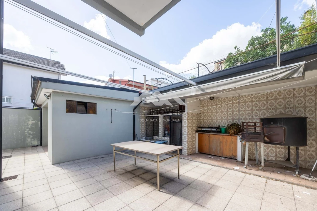 Moradia T5 para Venda em Rio Tinto Foto 38