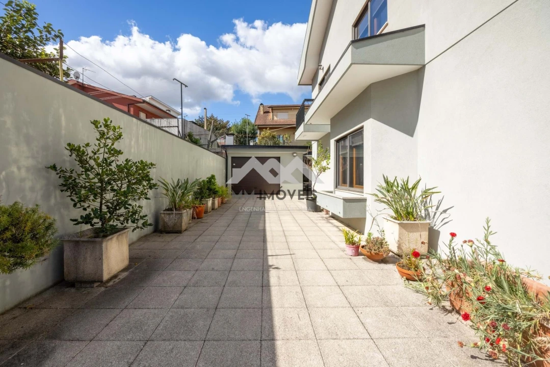 Moradia T5 para Venda em Rio Tinto Foto 47