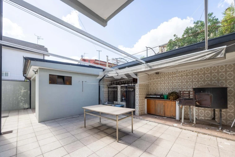 Moradia T5 para Venda em Rio Tinto Foto 38