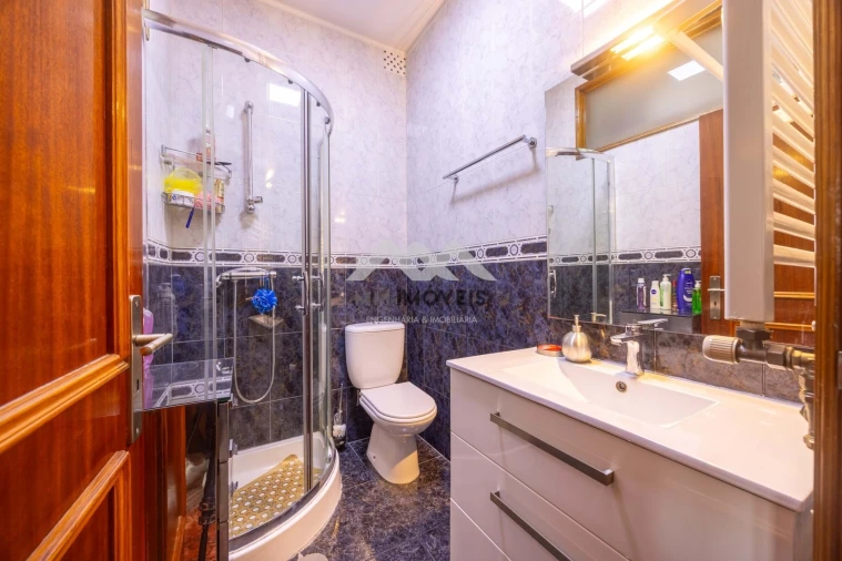 Moradia T5 para Venda em Rio Tinto Foto 35