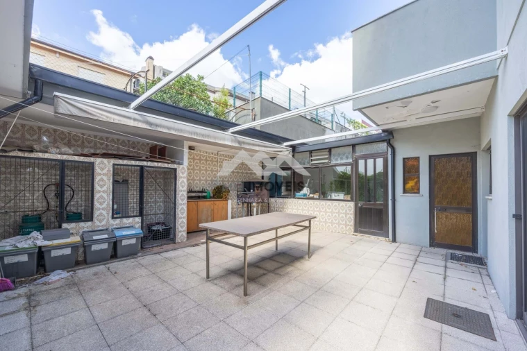 Moradia T5 para Venda em Rio Tinto Foto 37