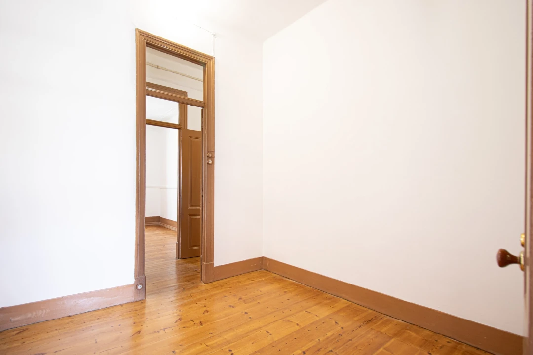 Apartamento T4 para Arrendamento em Alvalade Foto 9