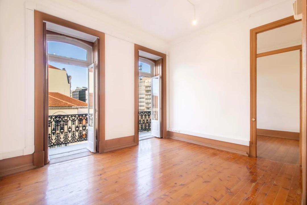 Apartamento T4 para Arrendamento em Alvalade Foto 2