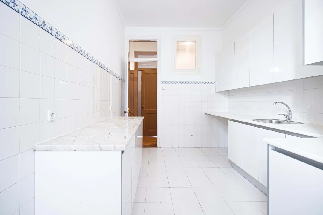 Apartamento T4 para Arrendamento em Alvalade Foto 23