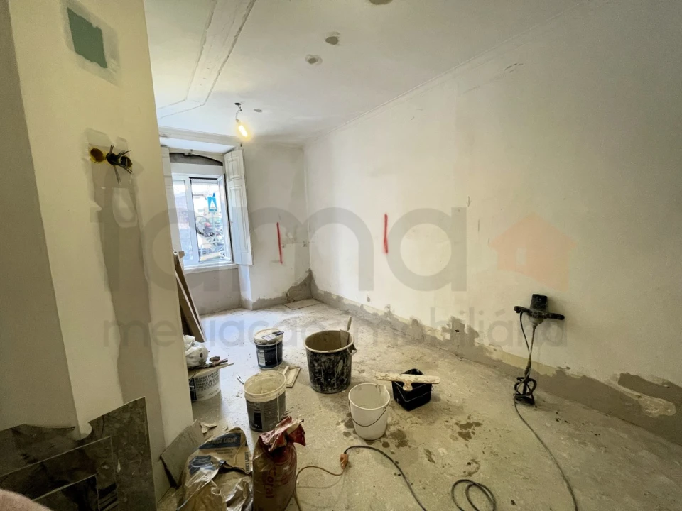 Apartamento T2 para Venda em Campolide Foto 5