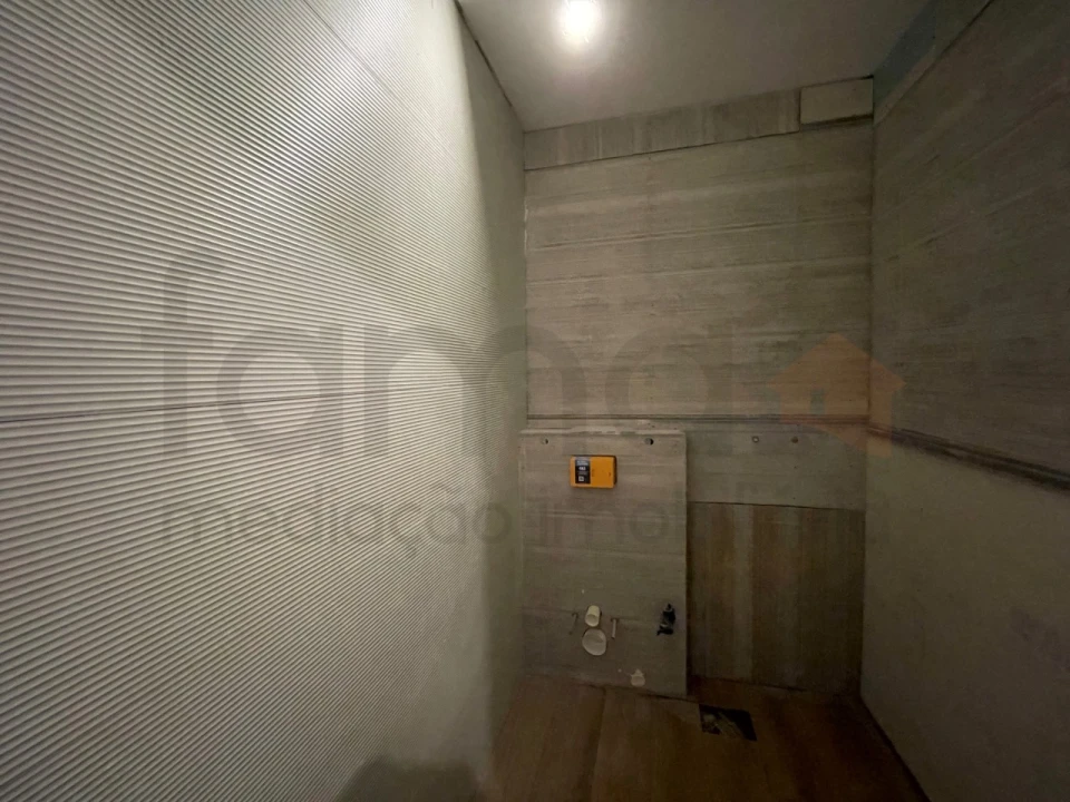 Apartamento T2 para Venda em Campolide Foto 9