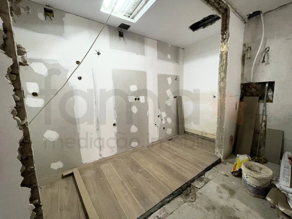 Apartamento T2 para Venda em Campolide Foto 10