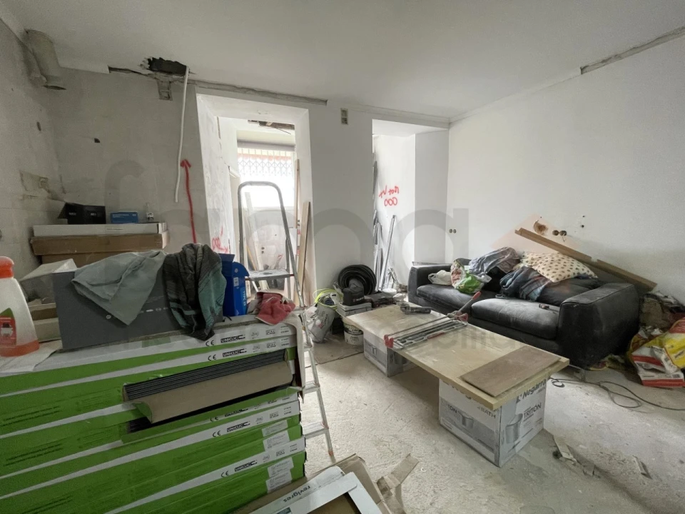 Apartamento T2 para Venda em Campolide Foto 13