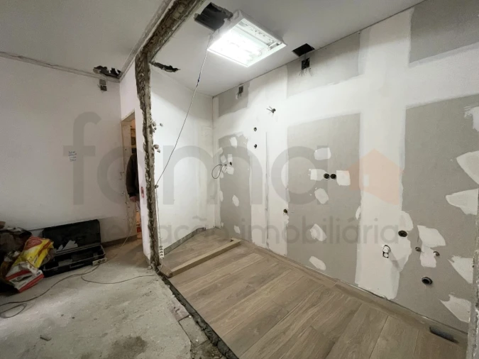 Apartamento T2 para Venda em Campolide Foto 11