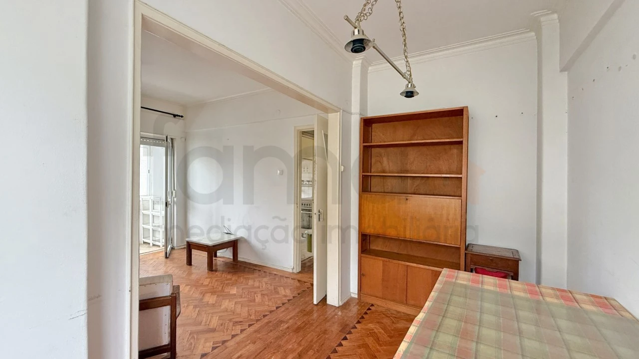 Apartamento T2 para Venda em Queluz e Belas Foto 3