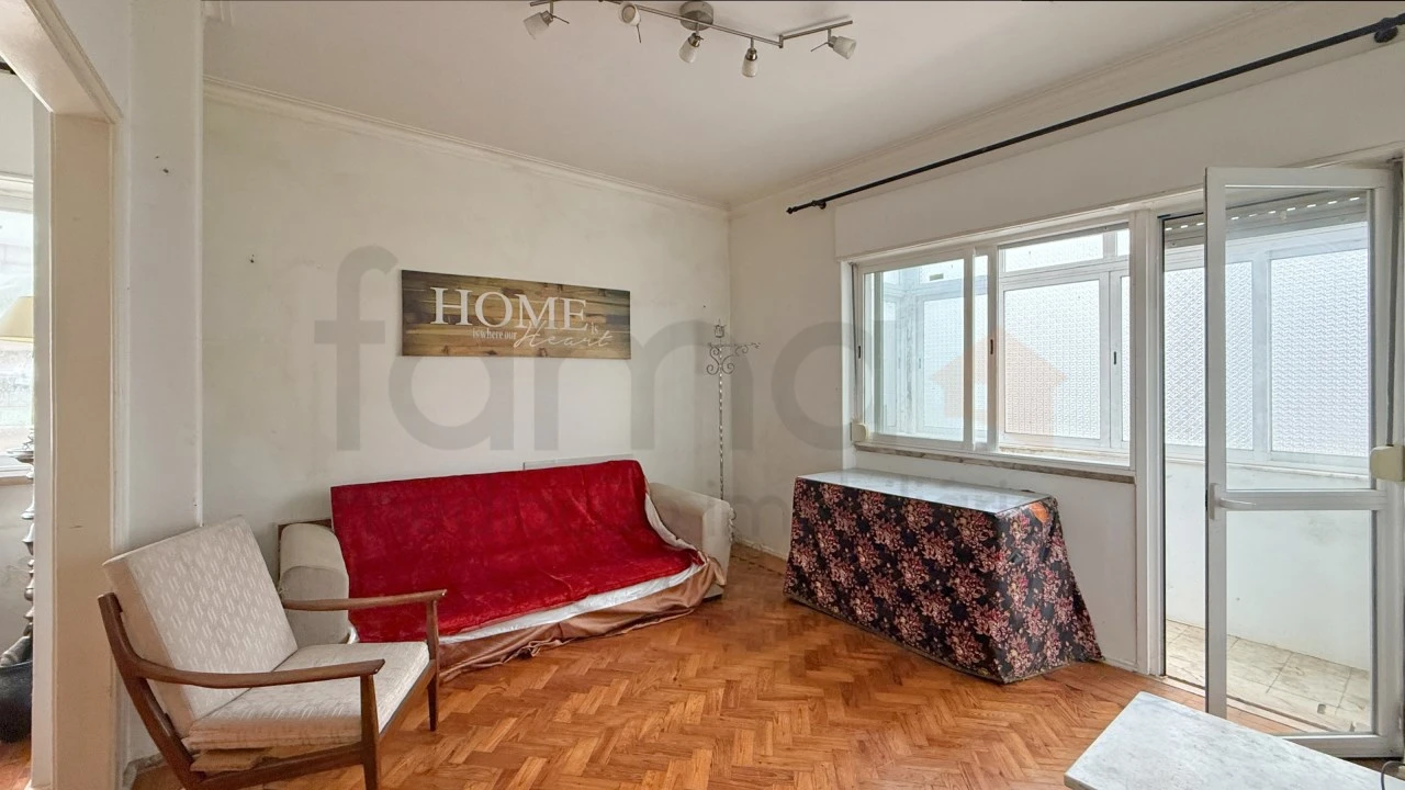 Apartamento T2 para Venda em Queluz e Belas Foto 5