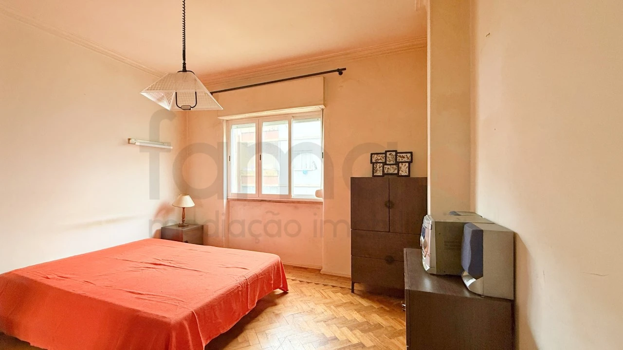 Apartamento T2 para Venda em Queluz e Belas Foto 18