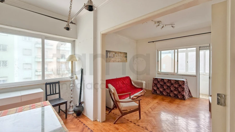 Apartamento T2 para Venda em Queluz e Belas Foto 4