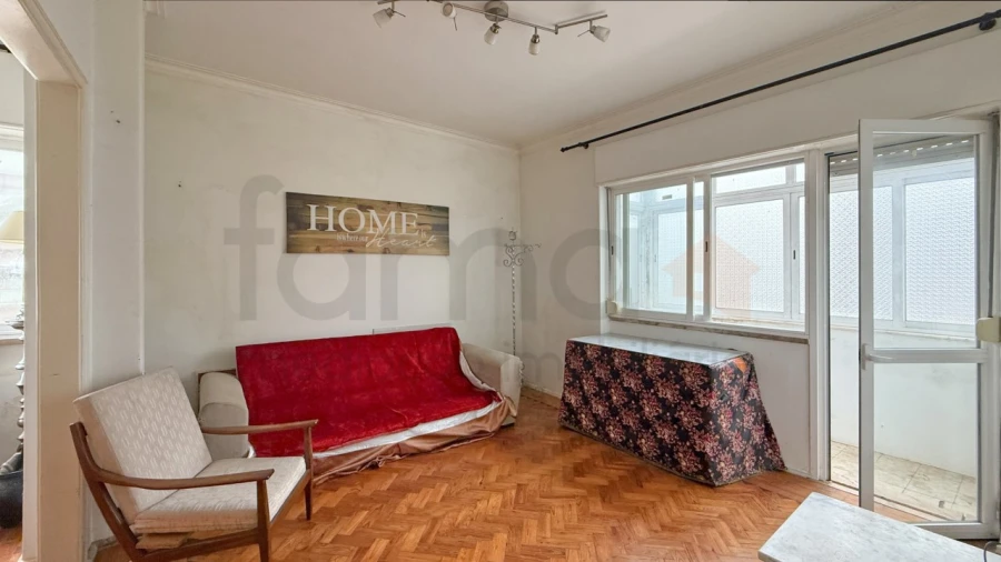 Apartamento T2 para Venda em Queluz e Belas Foto 5