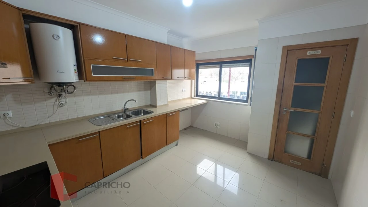 Apartamento T3 para Venda em Rio de Mouro Foto 5