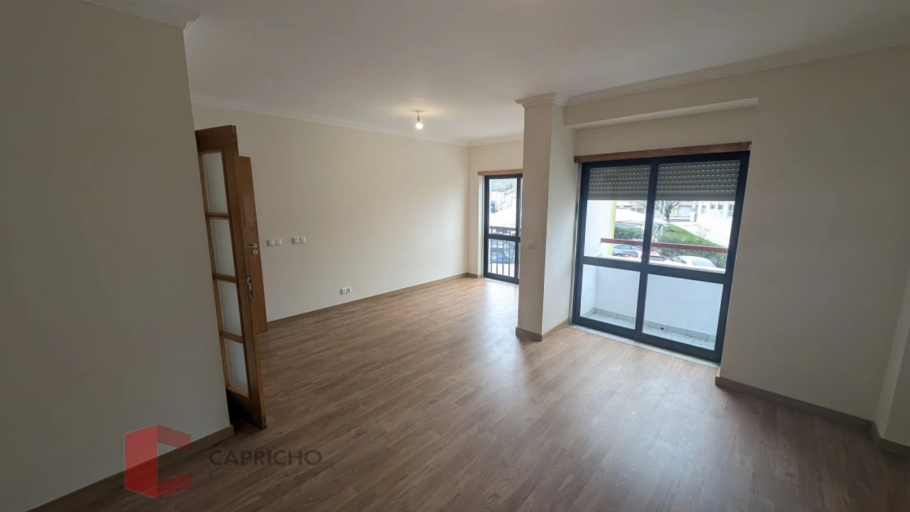 Apartamento T3 para Venda em Rio de Mouro Foto 6