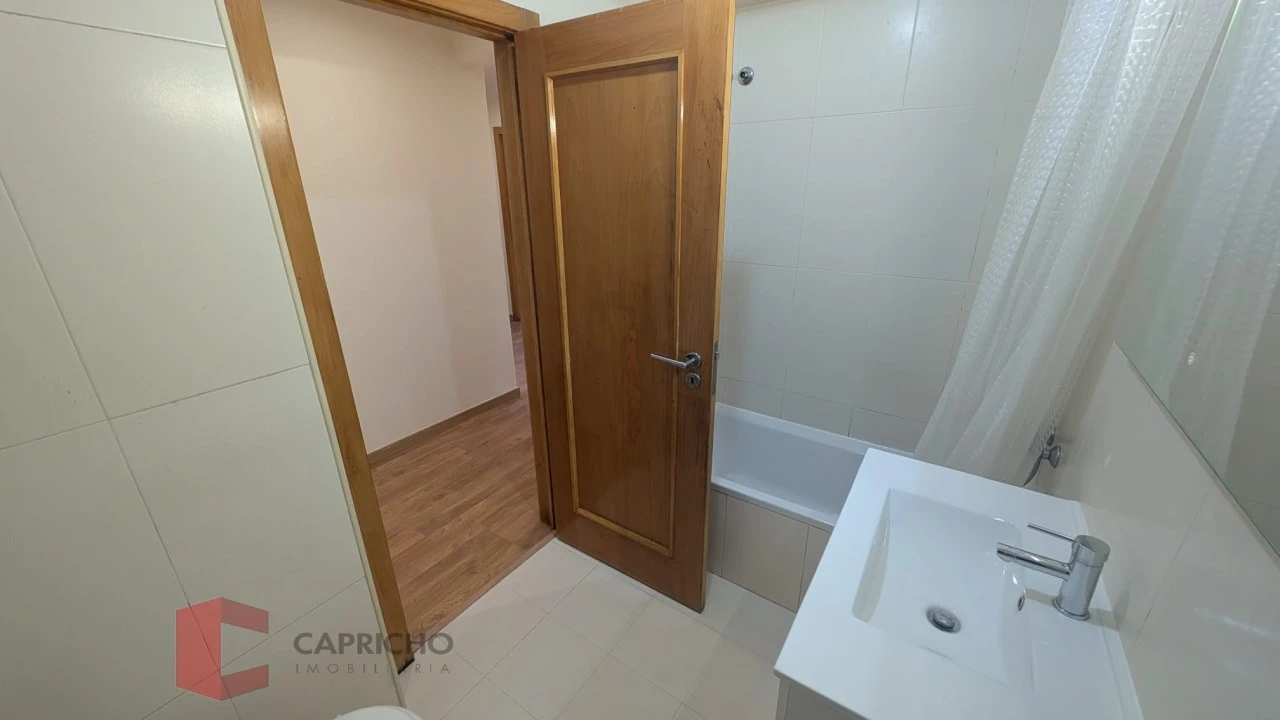 Apartamento T3 para Venda em Rio de Mouro Foto 7