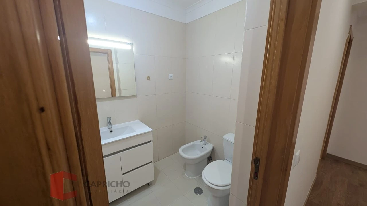 Apartamento T3 para Venda em Rio de Mouro Foto 12