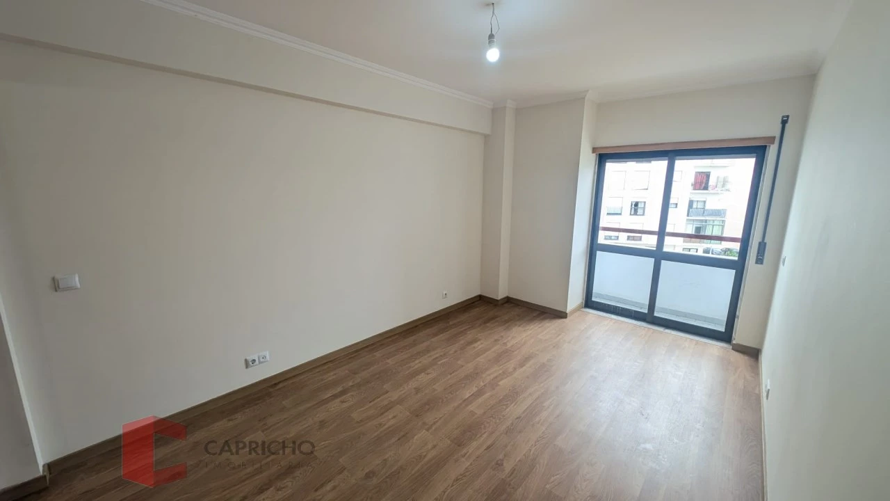 Apartamento T3 para Venda em Rio de Mouro Foto 15